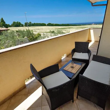 Apartment Grosse In Mit Garten Und Terrasse *